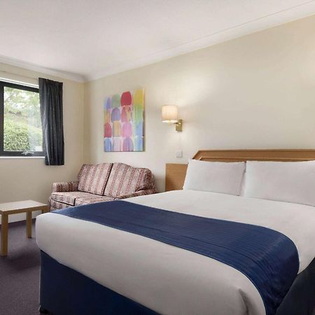 Days Inn Stafford Eksteriør bilde