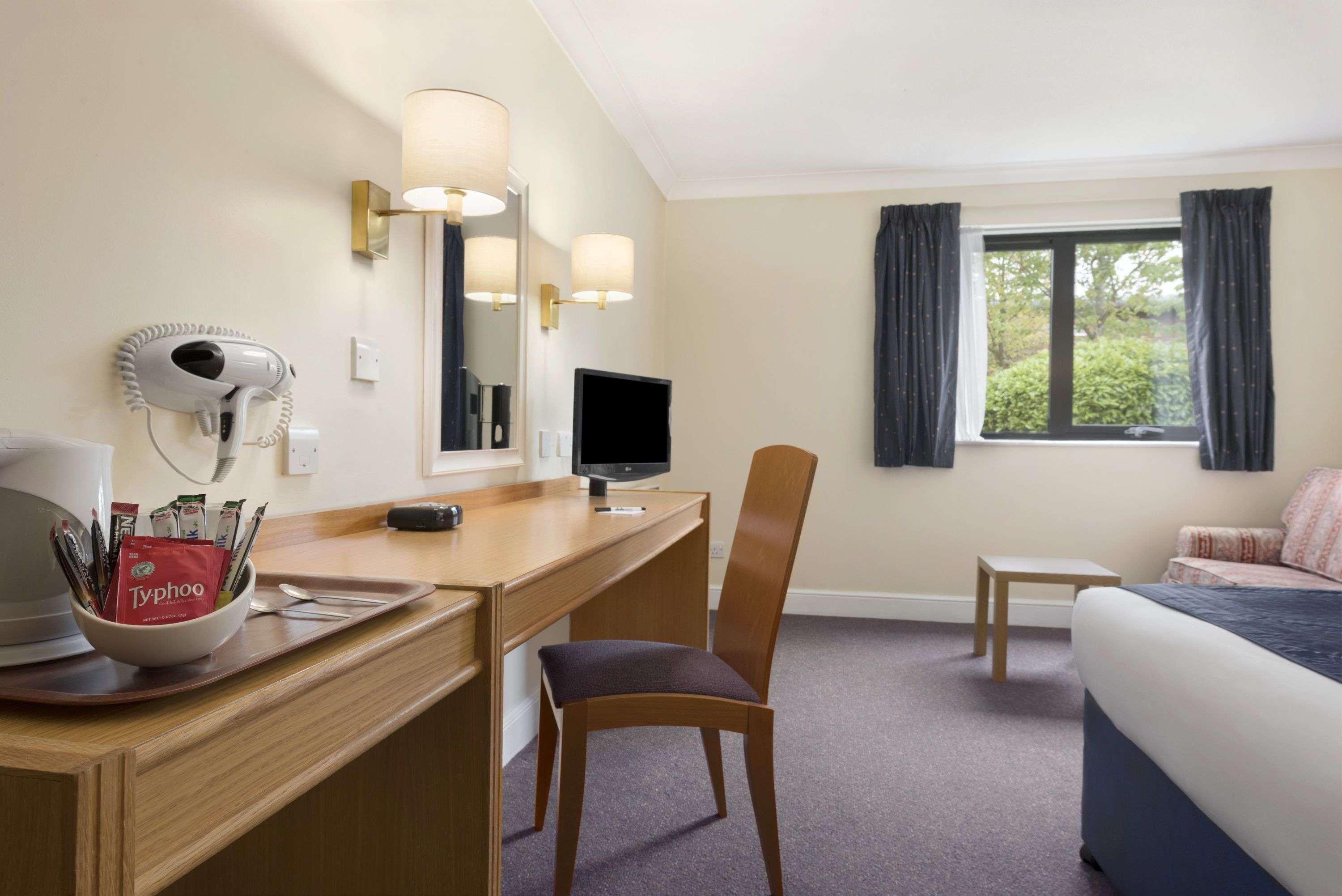 Days Inn Stafford Eksteriør bilde