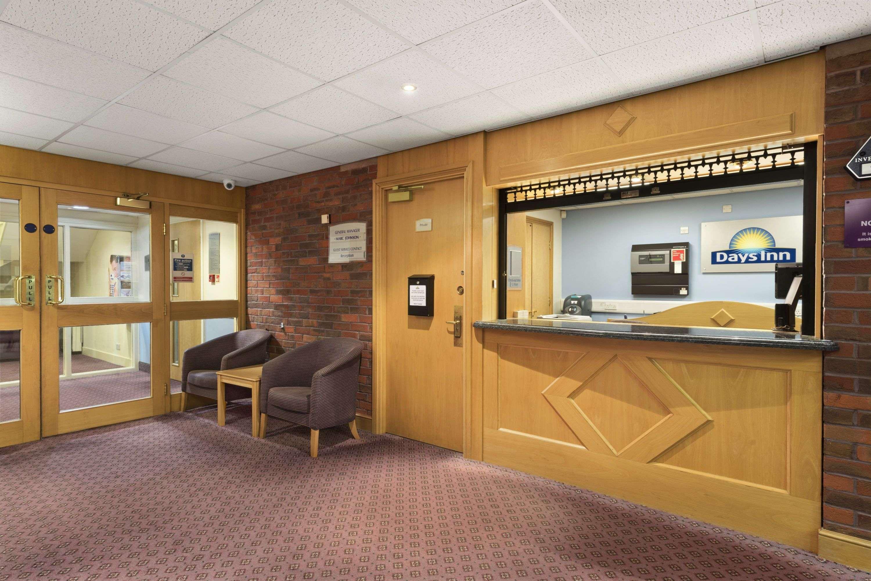 Days Inn Stafford Eksteriør bilde